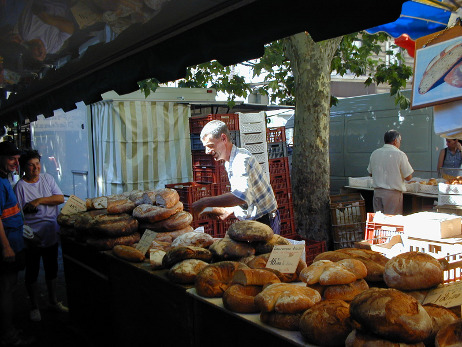 Bread stall in Béziers Friday market