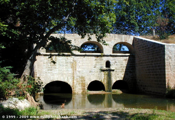 Quarante overflow and pont canal